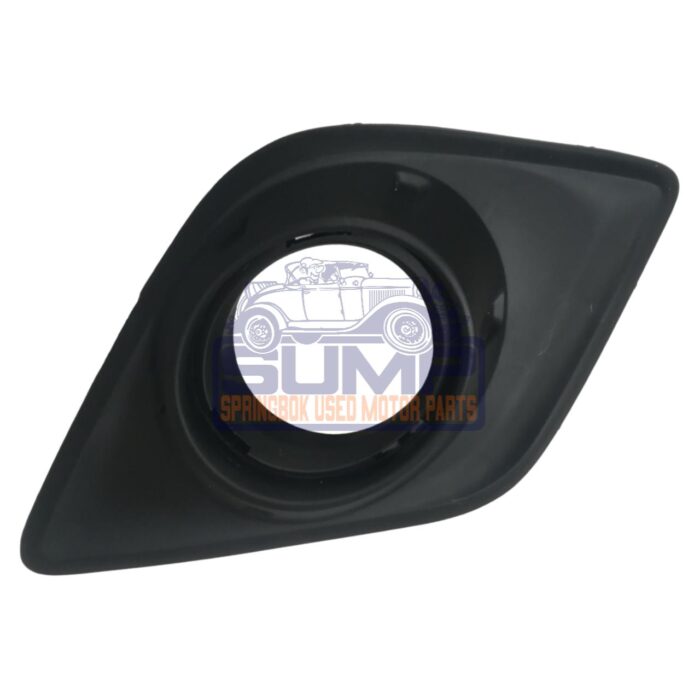 Bumper Grill Hilux GD6 2X4 16 - Up (+ Hole No Chrome TRIM)