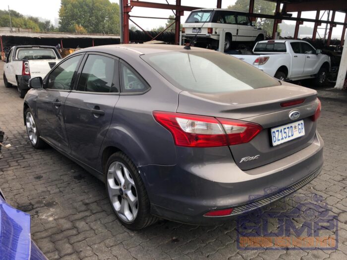 FORD FOCUS 1 . 6 Ti VCT AMBIENTE GRAY 2012 ( 29911 ) - Image 6