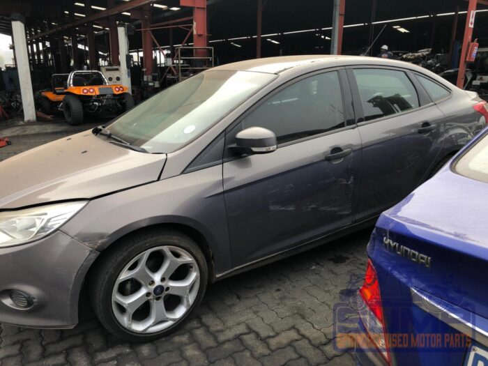 FORD FOCUS 1 . 6 Ti VCT AMBIENTE GRAY 2012 ( 29911 ) - Image 7
