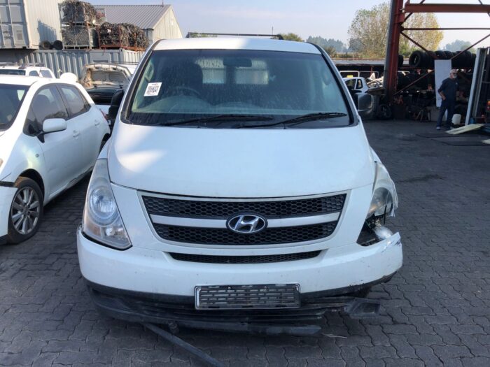 HYUNDAI , H - 1 GL 2 . 4 CVVT F / C P / V , WHITE , 2010 ( 29441 )
