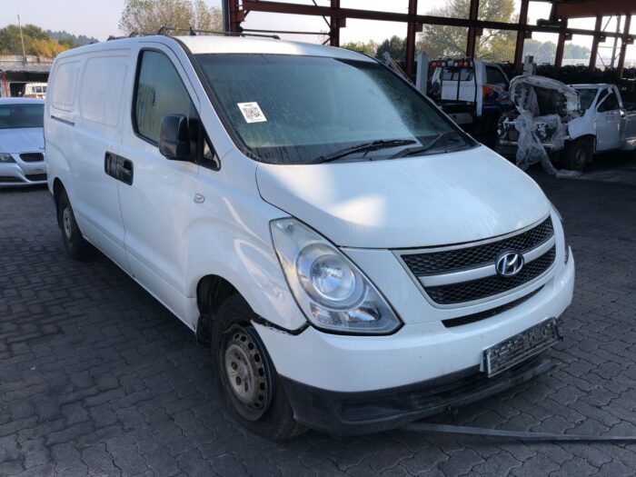 HYUNDAI , H - 1 GL 2 . 4 CVVT F / C P / V , WHITE , 2010 ( 29441 ) - Image 2