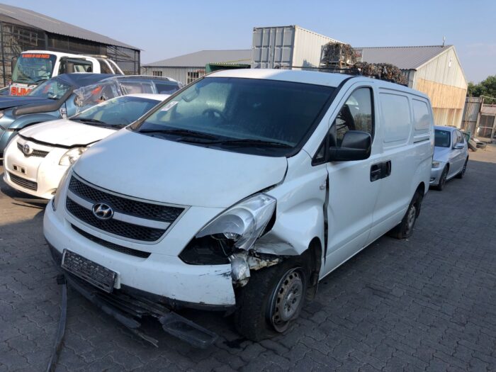 HYUNDAI , H - 1 GL 2 . 4 CVVT F / C P / V , WHITE , 2010 ( 29441 ) - Image 8