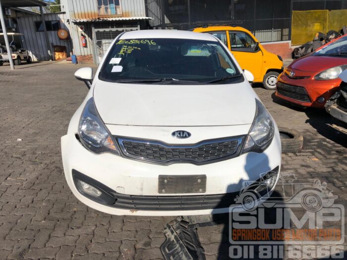 KIA , RIO 1 . 4 TEC 4 DR , WHITE , 2014 ( 30483 )