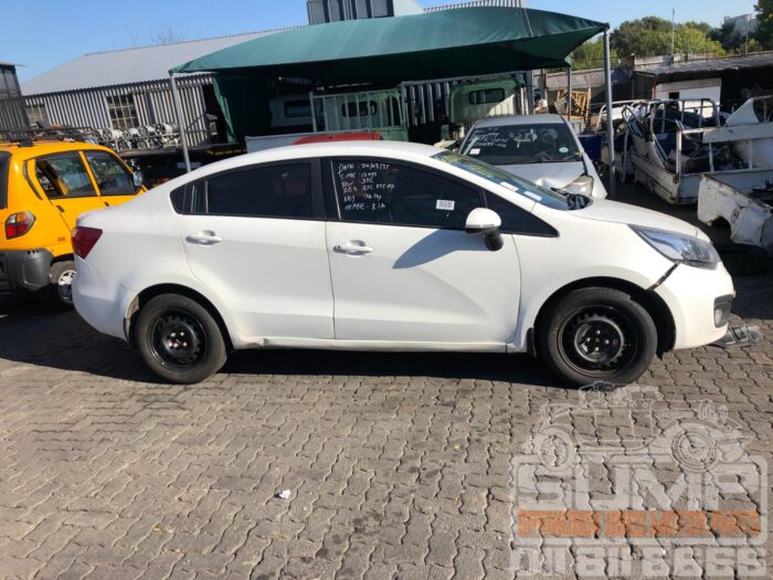 KIA , RIO 1 . 4 TEC 4 DR , WHITE , 2014 ( 30483 ) - Image 3