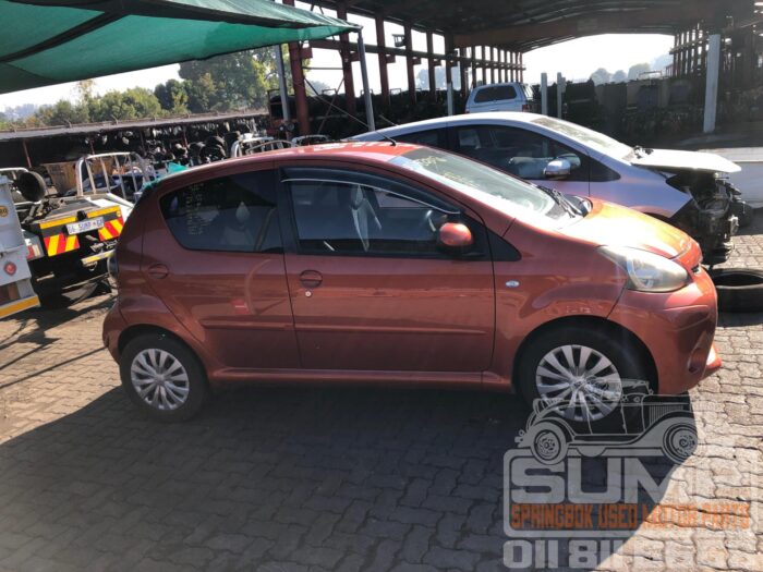 TOYOTA , AYGO 1 . 0 INFERNO LTD 5 DR , ORANGE , 2012 ( 30484 ) - Image 3