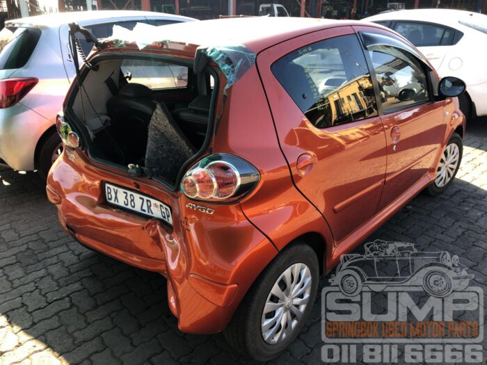 TOYOTA , AYGO 1 . 0 INFERNO LTD 5 DR , ORANGE , 2012 ( 30484 ) - Image 4