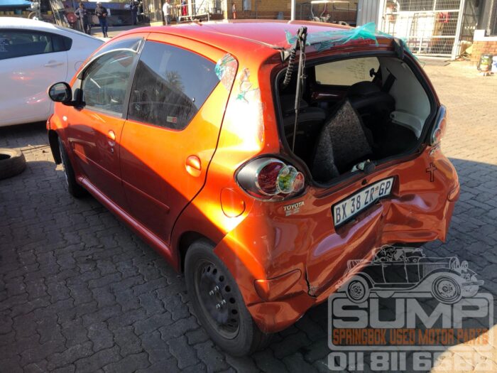 TOYOTA , AYGO 1 . 0 INFERNO LTD 5 DR , ORANGE , 2012 ( 30484 ) - Image 6