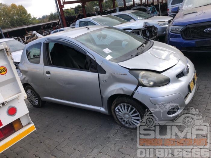 TOYOTA , AYGO 1 . 0 FRESH 3 DR , SILVER , 2011 ( 30495 ) - Image 3