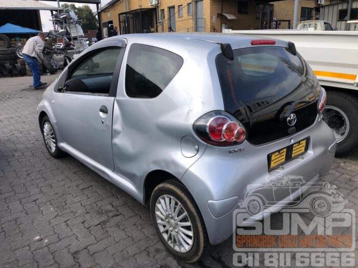 TOYOTA , AYGO 1 . 0 FRESH 3 DR , SILVER , 2011 ( 30495 ) - Image 6