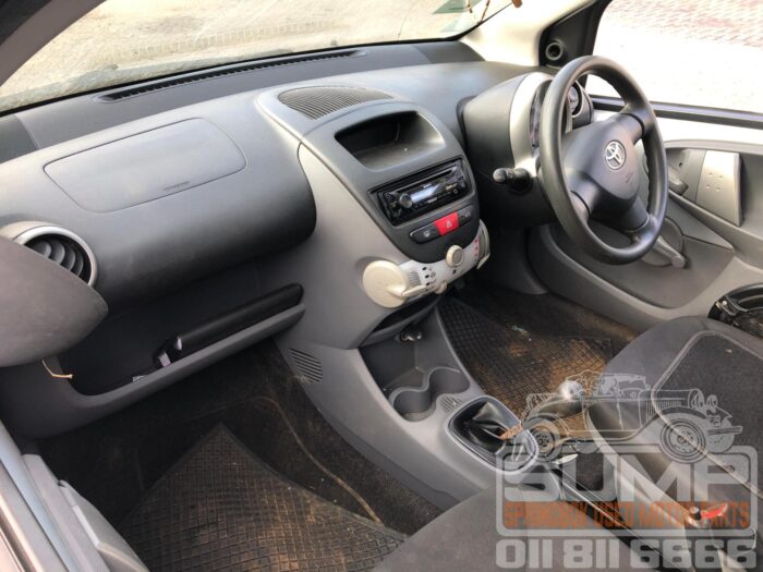 TOYOTA , AYGO 1 . 0 FRESH 3 DR , SILVER , 2011 ( 30495 ) - Image 9