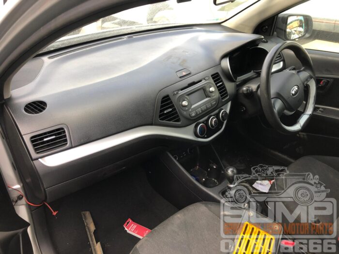 KIA , PICANTO 1 . 0 LX , SILVER , 2015 ( 30497 ) - Image 9
