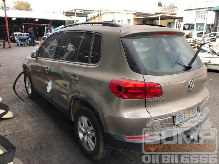 VOLKSWAGEN , TIGUAN 2 . 0 TSI TREN - FUN 4 MOT DSG ( 11 KW ) , GOLD , 2016 ( 30498 ) - Image 6