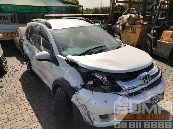 HONDA , BR - V 1 . 5 ELEGANCE CVT , WHITE , 2017 ( 30500 ) - Image 2