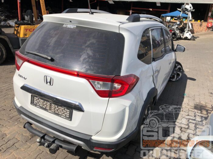 HONDA , BR - V 1 . 5 ELEGANCE CVT , WHITE , 2017 ( 30500 ) - Image 4