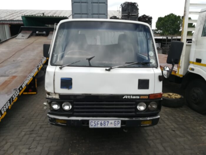 NISSAN , ATLAS 200 TOW TRUCK , WHITE , 1996 ( 29328 )