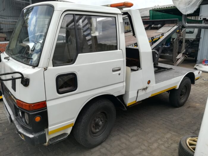NISSAN , ATLAS 200 TOW TRUCK , WHITE , 1996 ( 29328 ) - Image 7