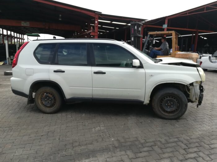 NISSAN , X TRAIL 2 . 0 D XE 4 X 2 ( R 66 ) , WHITE , 2009 ( 29337 ) - Image 3