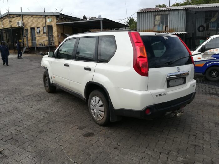 NISSAN , X TRAIL 2 . 0 D XE 4 X 2 ( R 66 ) , WHITE , 2009 ( 29337 ) - Image 6