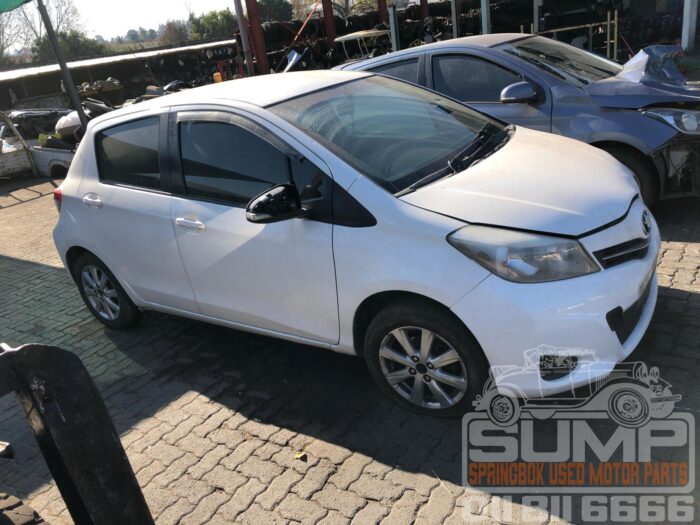TOYOTA , YARIS 1 . 0 XR 5 Dr , WHITE , 2012 ( 30549 ) - Image 3