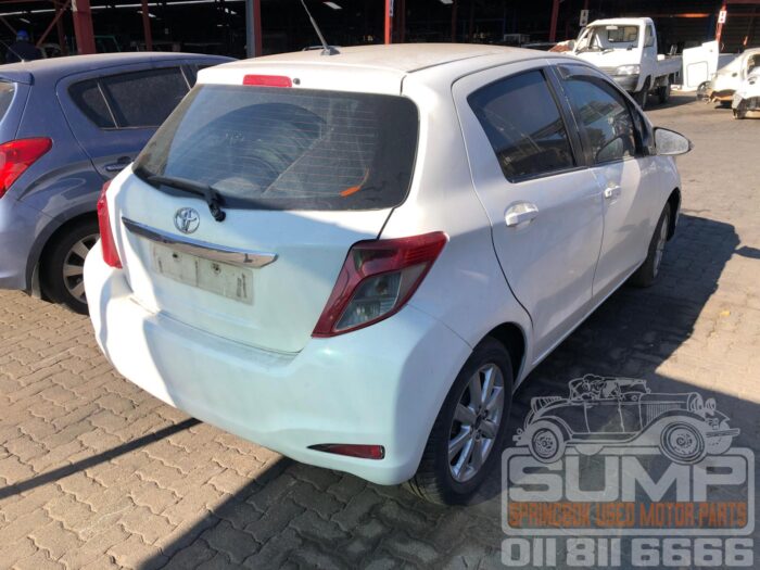 TOYOTA , YARIS 1 . 0 XR 5 Dr , WHITE , 2012 ( 30549 ) - Image 4