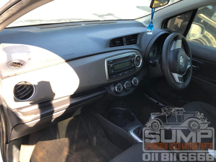 TOYOTA , YARIS 1 . 0 XR 5 Dr , WHITE , 2012 ( 30549 ) - Image 9