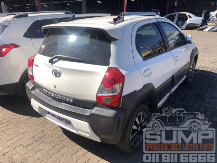 TOYOTA , ETIOS 1 . 5 Xs / SPRINT 5 DR , WHITE , 2013 ( 30554 ) - Image 4