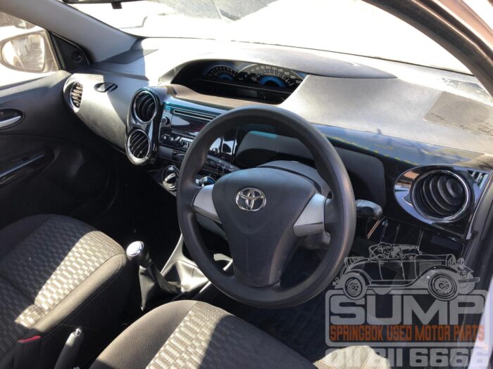 TOYOTA , ETIOS 1 . 5 Xs / SPRINT 5 DR , WHITE , 2013 ( 30554 ) - Image 9