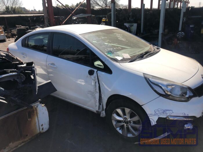 KIA , RIO 1 . 4 5 DR A / T , WHITE , 2016 ( 30080 ) - Image 3