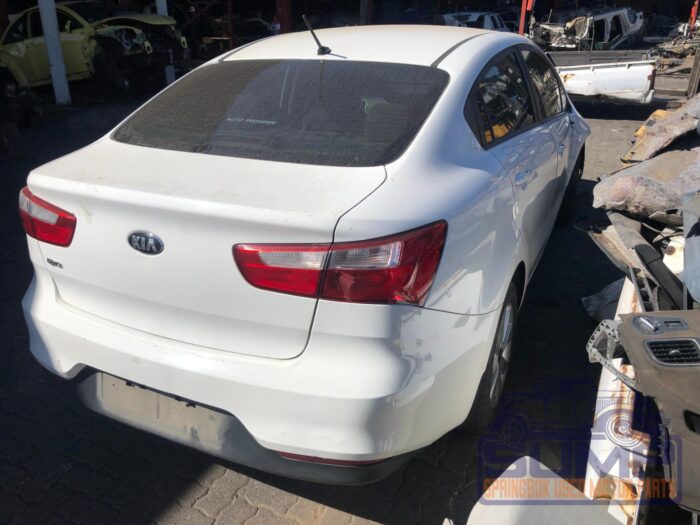 KIA , RIO 1 . 4 5 DR A / T , WHITE , 2016 ( 30080 ) - Image 4