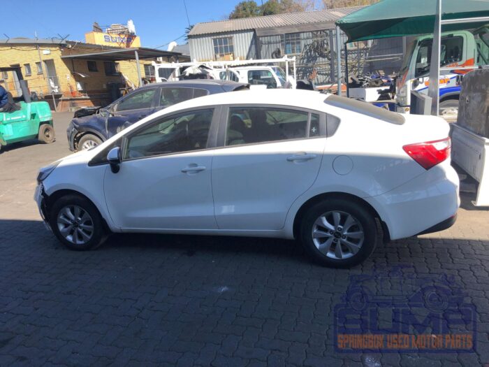 KIA , RIO 1 . 4 5 DR A / T , WHITE , 2016 ( 30080 ) - Image 7