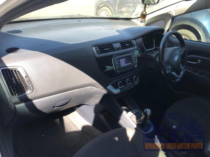 KIA , RIO 1 . 4 5 DR A / T , WHITE , 2016 ( 30080 ) - Image 10