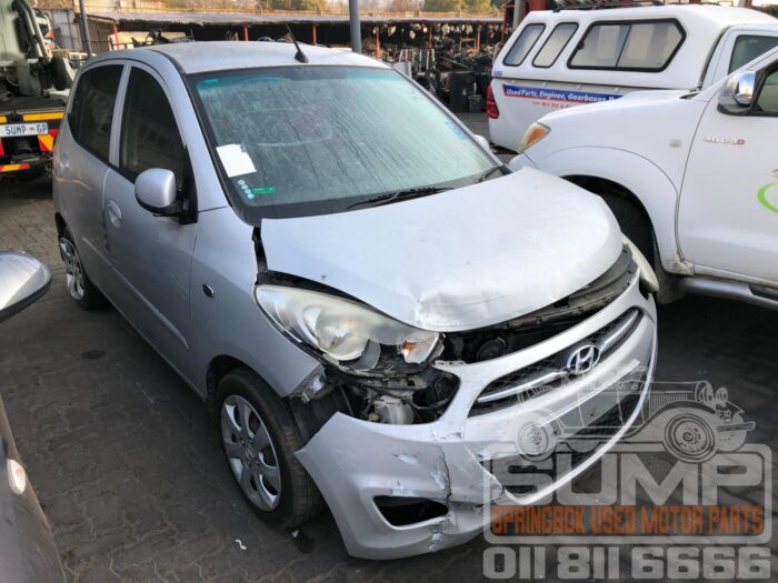 HYUNDAI i 10 1 . 25 GLS / FLUID SILVER 2012 ( 30620 ) - Image 2