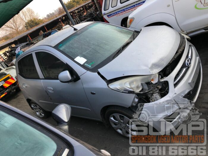 HYUNDAI i 10 1 . 25 GLS / FLUID SILVER 2012 ( 30620 ) - Image 3