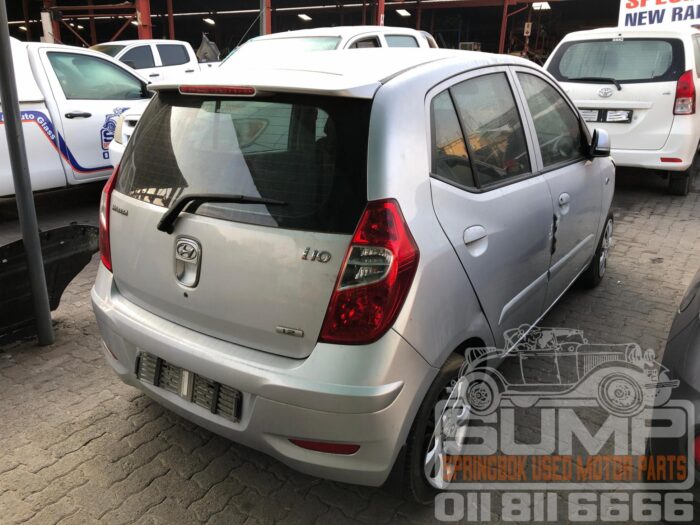 HYUNDAI i 10 1 . 25 GLS / FLUID SILVER 2012 ( 30620 ) - Image 4