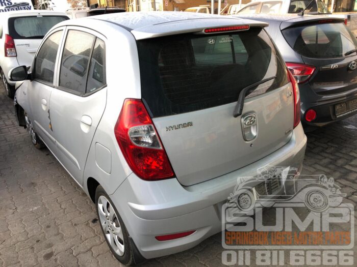 HYUNDAI i 10 1 . 25 GLS / FLUID SILVER 2012 ( 30620 ) - Image 6