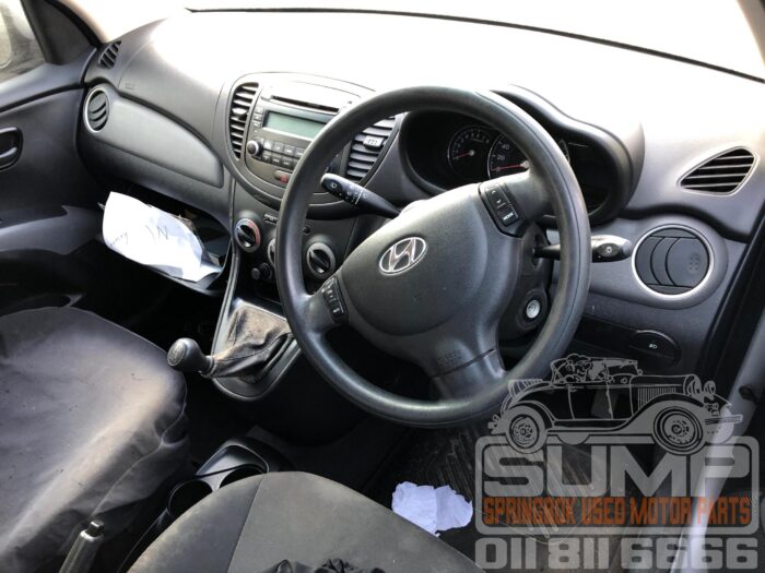 HYUNDAI i 10 1 . 25 GLS / FLUID SILVER 2012 ( 30620 ) - Image 9