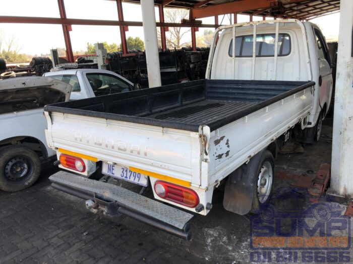 HYUNDAI , BAKKIE 2 . 6 I D P / C D / S , WHITE , 2009 ( 30169 ) - Image 4
