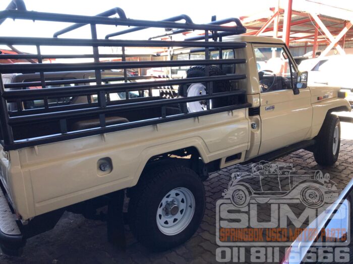 TOYOTA , LANDCRUISER DIESEL S / C , WHITE , 1997 ( 30718 ) - Image 4