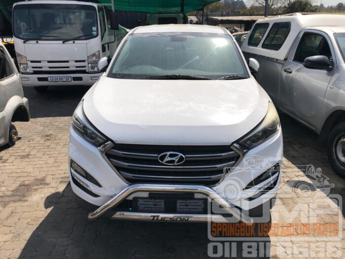 HYUNDAI , TUCSON 2 . 0 PREMIUM , WHITE , 2016 ( 30728 )