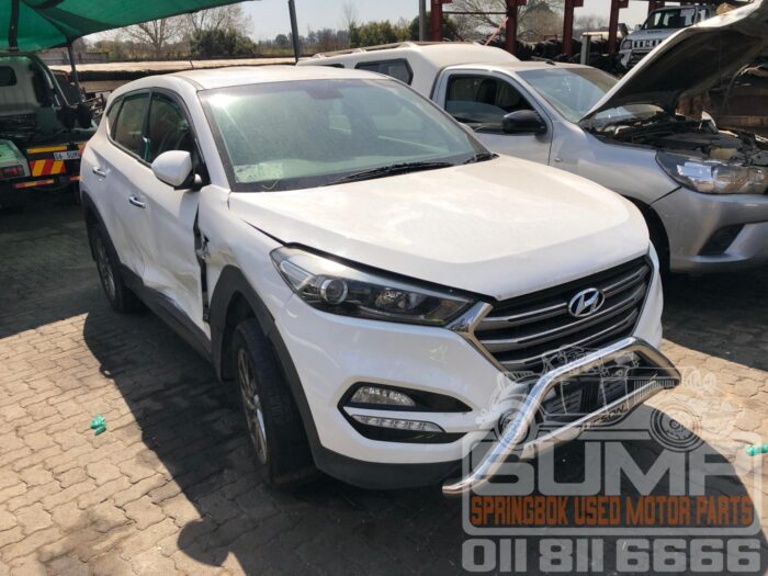 HYUNDAI , TUCSON 2 . 0 PREMIUM , WHITE , 2016 ( 30728 ) - Image 2