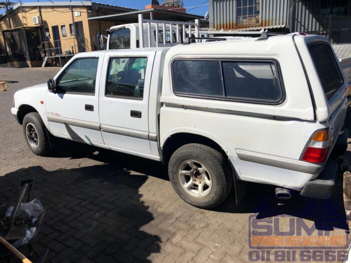 ISUZU , KB 320 LX 4 x 2 P / U D / C , WHITE , 2000 ( 30219 ) - Image 7
