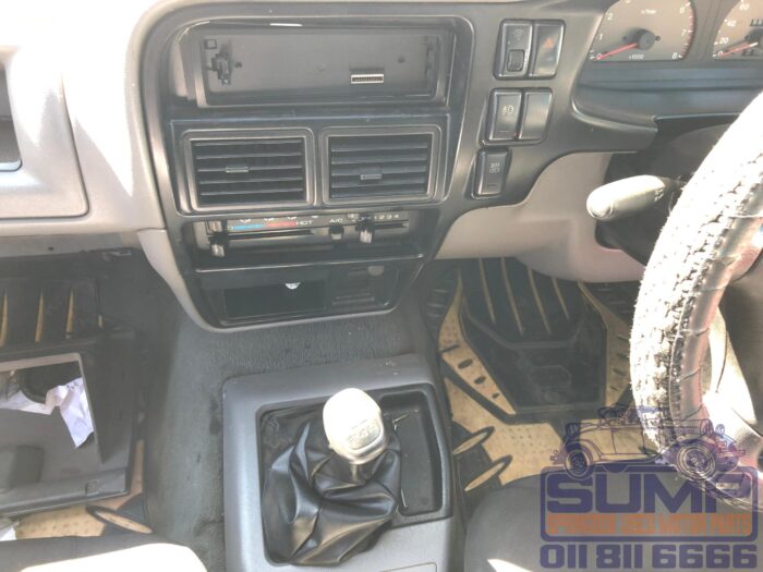 ISUZU , KB 320 LX 4 x 2 P / U D / C , WHITE , 2000 ( 30219 ) - Image 11