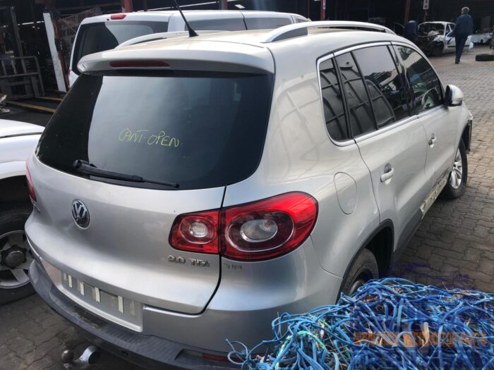 VOLKSWAGEN , TIGUAN 2 . 0 TDI SPORT - STYLE 4 M TIP , SILVER , 2010 ( 30220 ) - Image 4