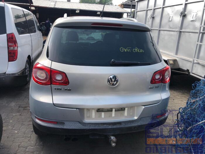 VOLKSWAGEN , TIGUAN 2 . 0 TDI SPORT - STYLE 4 M TIP , SILVER , 2010 ( 30220 ) - Image 5