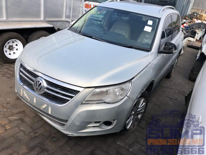 VOLKSWAGEN , TIGUAN 2 . 0 TDI SPORT - STYLE 4 M TIP , SILVER , 2010 ( 30220 ) - Image 8