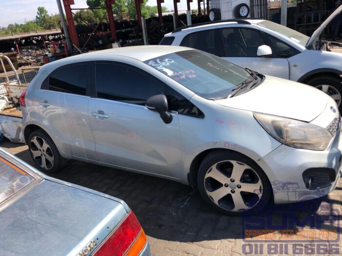 KIA RIO 1 . 4 5 DR GREY 2013 ( 30233 ) - Image 3