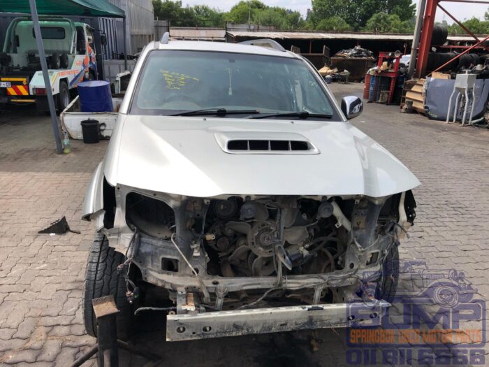 TOYOTA , FORTUNER 3 . 0 D - 4 D R / B , SILVER , 2009 ( 30290 )