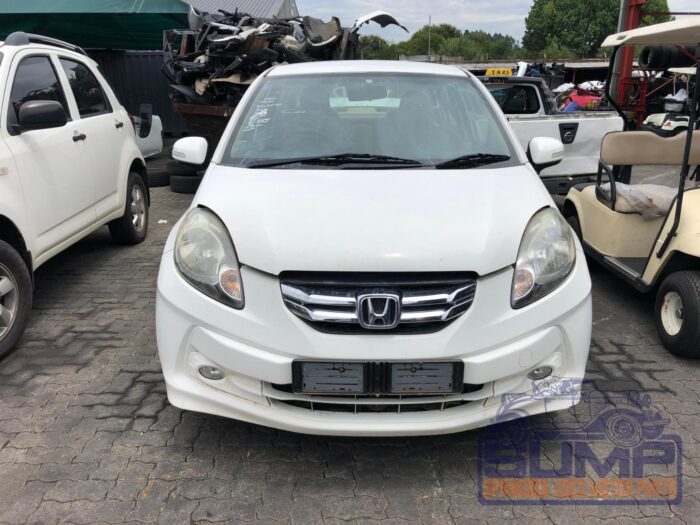 HONDA , BRIO 1 . 2 AMAZE A / T , WHITE , 2014 ( 29795 )