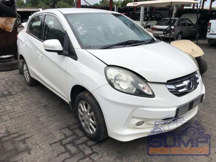 HONDA , BRIO 1 . 2 AMAZE A / T , WHITE , 2014 ( 29795 ) - Image 2