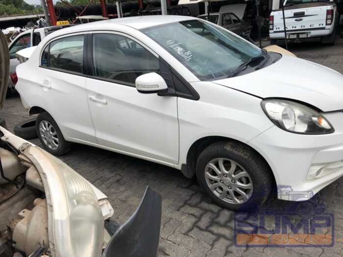 HONDA , BRIO 1 . 2 AMAZE A / T , WHITE , 2014 ( 29795 ) - Image 3
